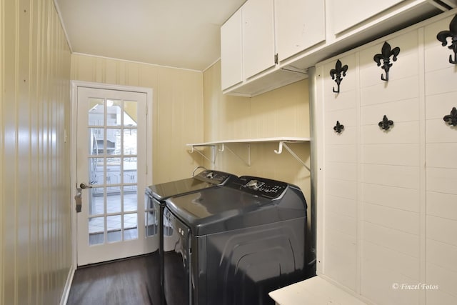 193 Thunderbird Trl, Carol Stream, IL 60188 - laundry area featuring washing machine and clothes dryer, dark wood finished floors, and cabinet space