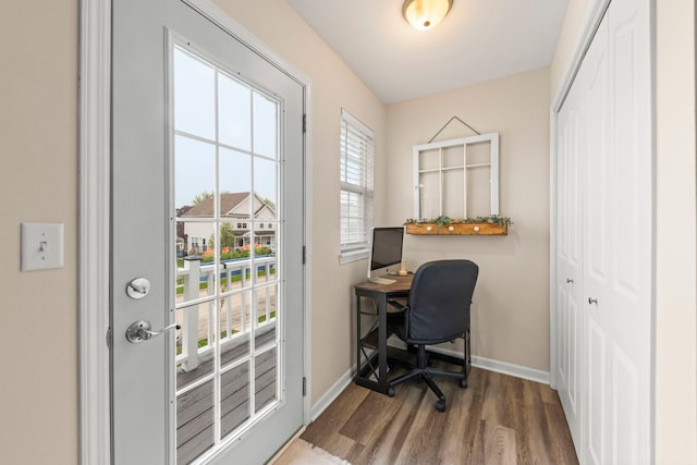 711 W Benham St, Kirkland, IL 60146 - office with wood finished floors and baseboards