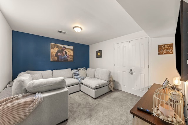 711 W Benham St, Kirkland, IL 60146 - view of carpeted living room