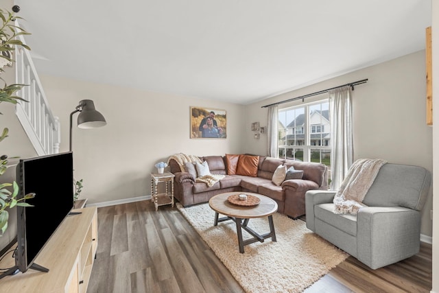 711 W Benham St, Kirkland, IL 60146 - living room featuring wood finished floors and baseboards