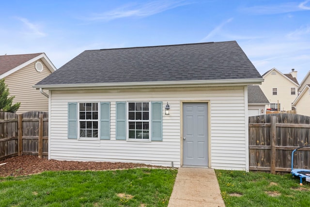 711 W Benham St, Kirkland, IL 60146 - view of outdoor structure with a fenced backyard