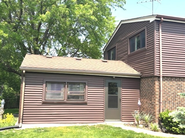 1602 S Surrey Ln, Arlington Heights, IL 60005 - back of house featuring brick siding