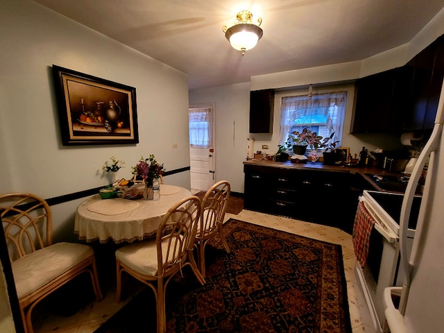 3843 Dempster St, Skokie, IL 60076 - view of dining area