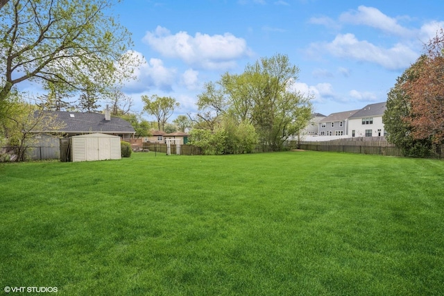 701 N Coolidge Ave, Palatine, IL 60067 - view of yard featuring a shed and an outdoor structure