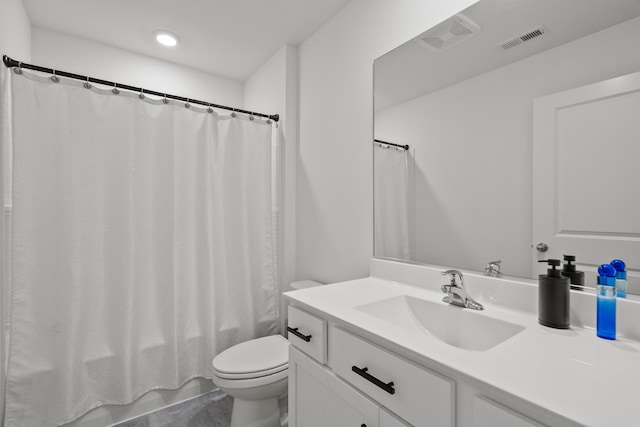 10407 Morse Pl, Crown Point, IN 46307 - full bathroom featuring visible vents, vanity, toilet, shower / tub combo with curtain, and recessed lighting