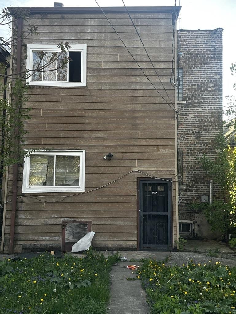11305 S Edbrooke Ave, Chicago, IL 60628 - exterior space