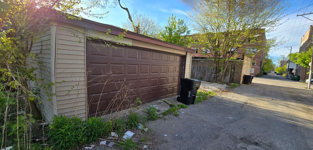 11305 S Edbrooke Ave, Chicago, IL 60628 - view of garage