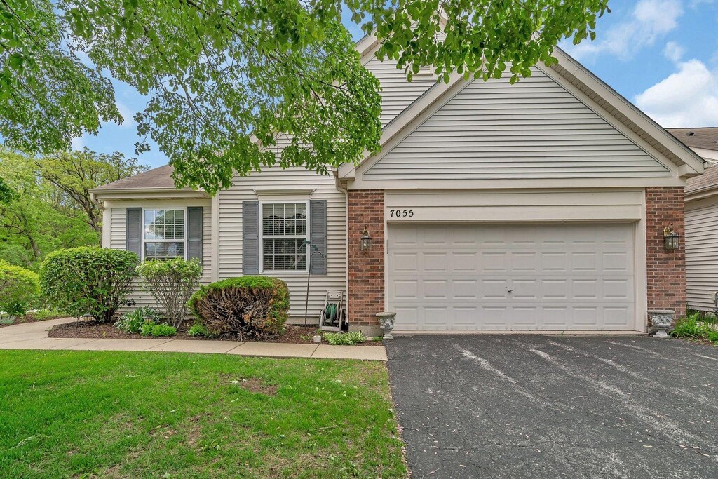 7055 Hidden Green Cir, Fox Lake, IL 60020 - photo 1