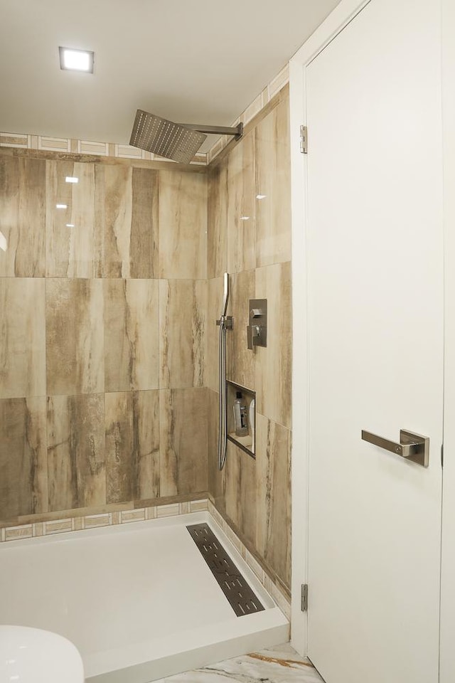 2900 Maple Ave Unit 19E, Downers Grove, IL 60515 - full bath featuring a tile shower and toilet