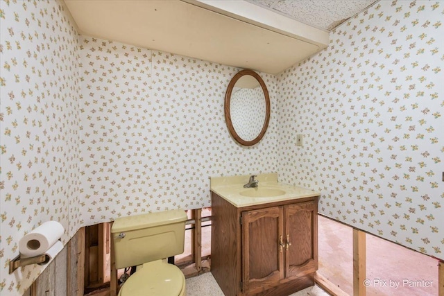 5010 Shady Oaks Ln, Crystal Lake, IL 60012 - bathroom with wallpapered walls and vanity