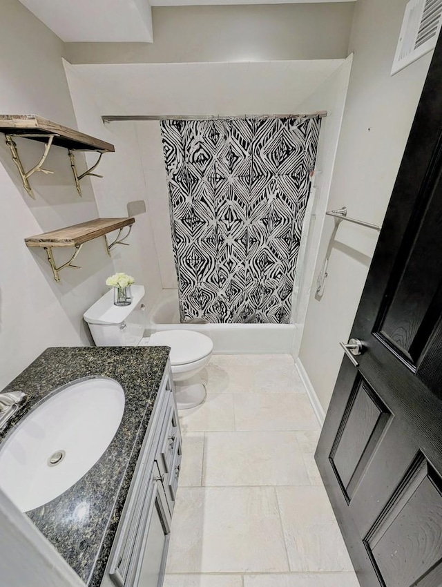 full bath with visible vents, vanity, baseboards, toilet, and shower / bathtub combination with curtain