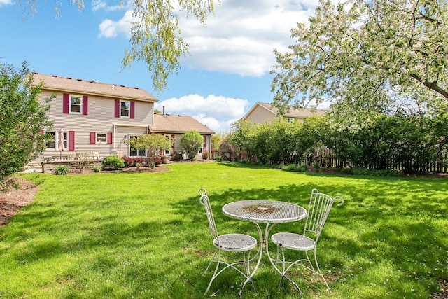 2825 Colonial Dr, Elgin, IL 60124 - view of green lawn