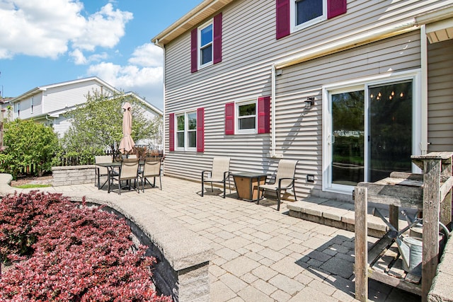 2825 Colonial Dr, Elgin, IL 60124 - view of patio / terrace