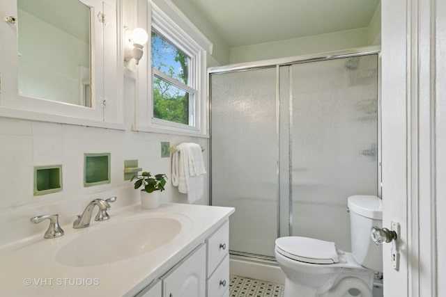 625 Greenbriar Ln, Lake Forest, IL 60045 - full bath with vanity, a stall shower, and toilet