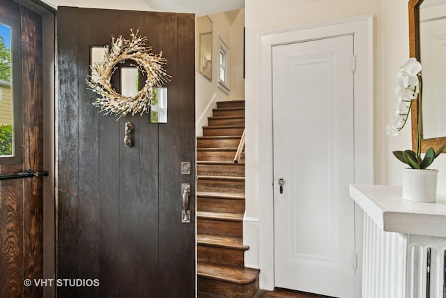 625 Greenbriar Ln, Lake Forest, IL 60045 - view of stairway