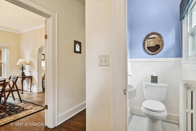 625 Greenbriar Ln, Lake Forest, IL 60045 - bathroom with radiator, toilet, ornamental molding, wood finished floors, and baseboards
