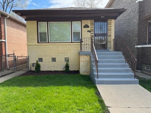 9319 S Paxton Ave, Chicago, IL 60617 - photo 1