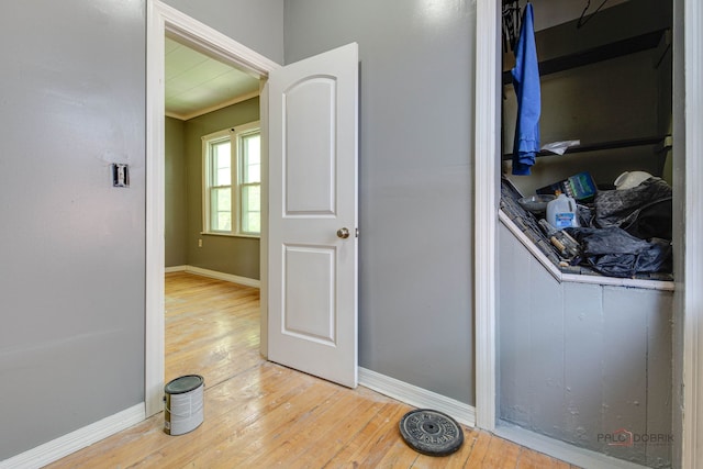 3117 S 53rd Ave, Cicero, IL 60804 - hall featuring light wood-style floors, baseboards, and crown molding