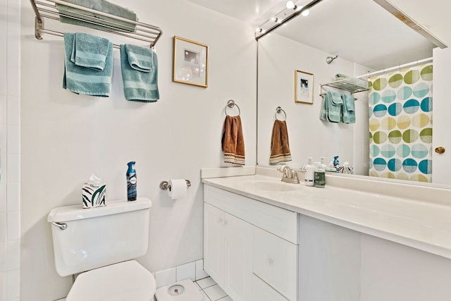 70 W Huron St Unit 2609, Chicago, IL 60654 - full bath featuring toilet, tile patterned flooring, vanity, and curtained shower