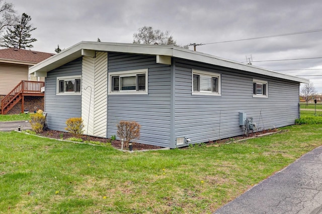 66W Jeffery Ave, Wheeling, IL 60090 - view of side of home with a lawn