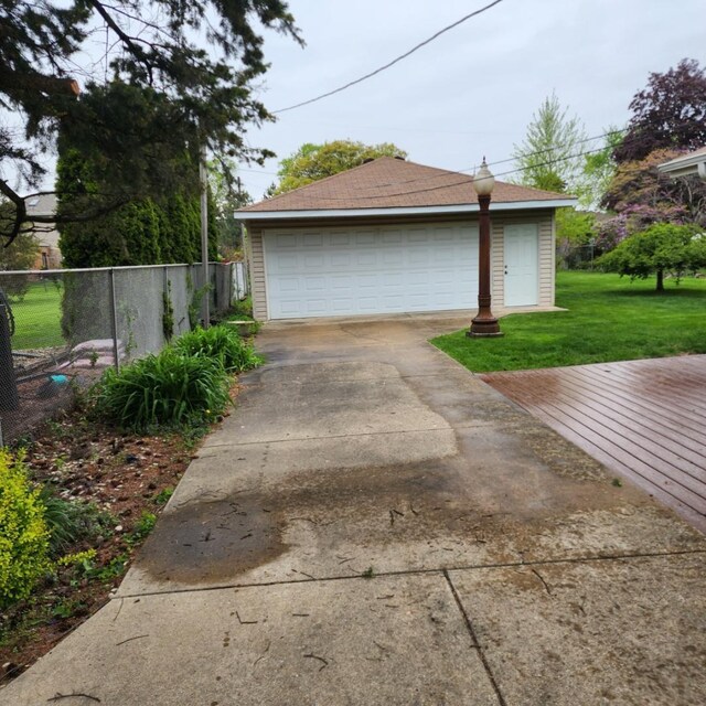 5900 W 110th St, Chicago Ridge, IL 60415 - detached garage featuring fence
