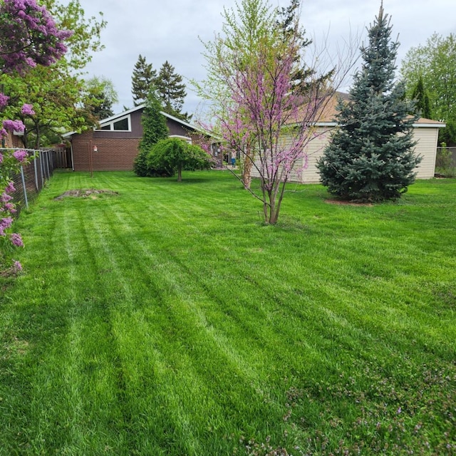 5900 W 110th St, Chicago Ridge, IL 60415 - view of yard featuring fence