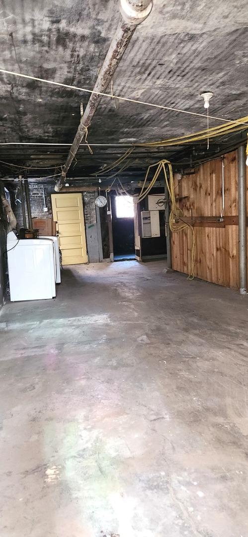 7943 S Vernon Ave, Chicago, IL 60619 - unfinished below grade area with washer / dryer