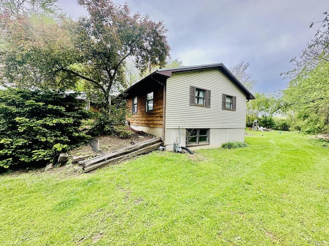 1310 E 15th Rd, Streator, IL 61364 - view of home's exterior with a lawn