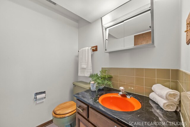 6540 Terrace Dr, Downers Grove, IL 60516 - bathroom with toilet and vanity