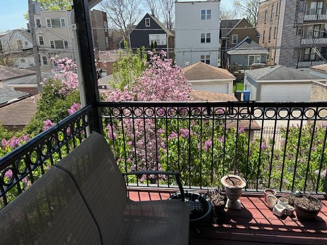 3717 W Addison St, Chicago, IL 60618 - balcony with a residential view