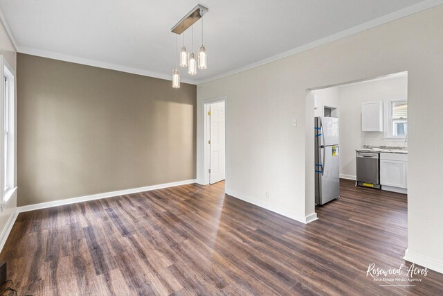 837 S 4th Ave, Kankakee, IL 60901 - empty room featuring dark wood finished floors and a ceiling fan
