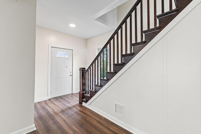 837 S 4th Ave, Kankakee, IL 60901 - foyer entrance with wood finished floors, stairs, and recessed lighting