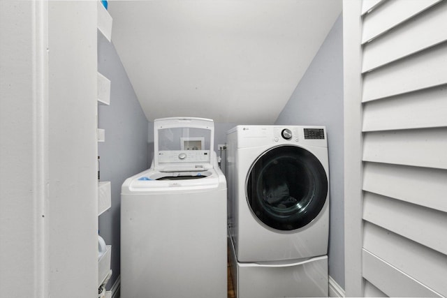 946 N Marion St, Oak Park, IL 60302 - laundry room with separate washer and dryer