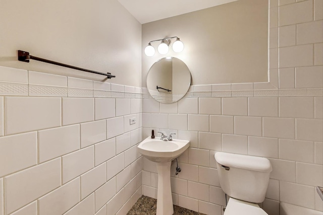 1214 N Marion Ct Unit A, Chicago, IL 60622 - bathroom with toilet and tile walls