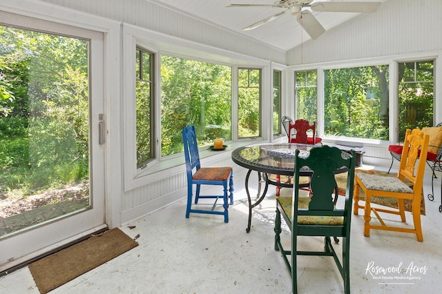 sunroom with outdoor dining space and ceiling fan