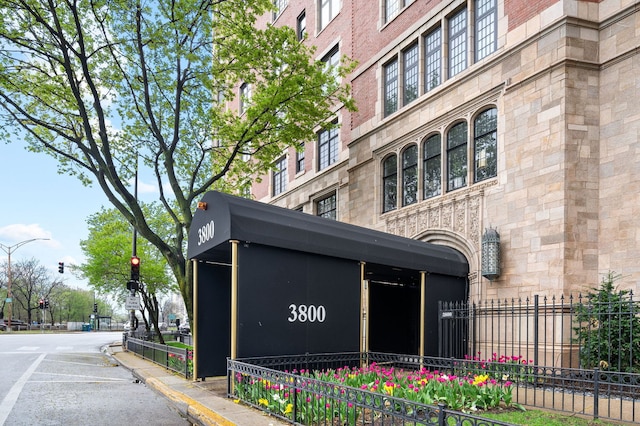3800 N Lake Shore Dr Unit 5E, Chicago, IL 60613 - view of building exterior with fence