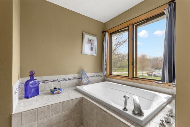 11920 Hunterston Dr, Caledonia, IL 61011 - full bath with a garden tub and plenty of natural light