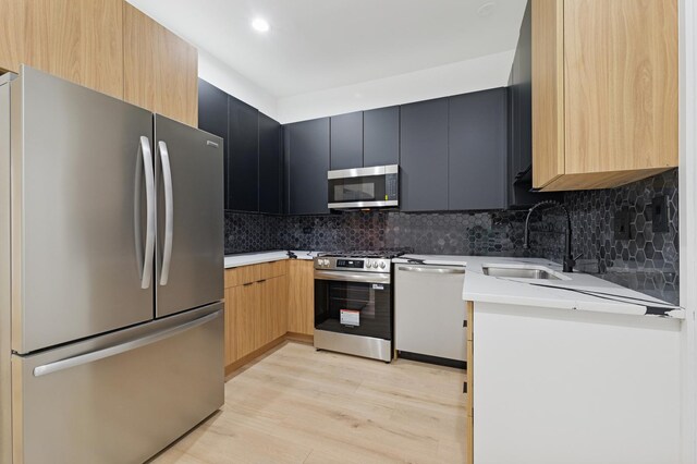 6430 S Eberhart Ave, Chicago, IL 60637 - dining space featuring light wood-style flooring, recessed lighting, and baseboards