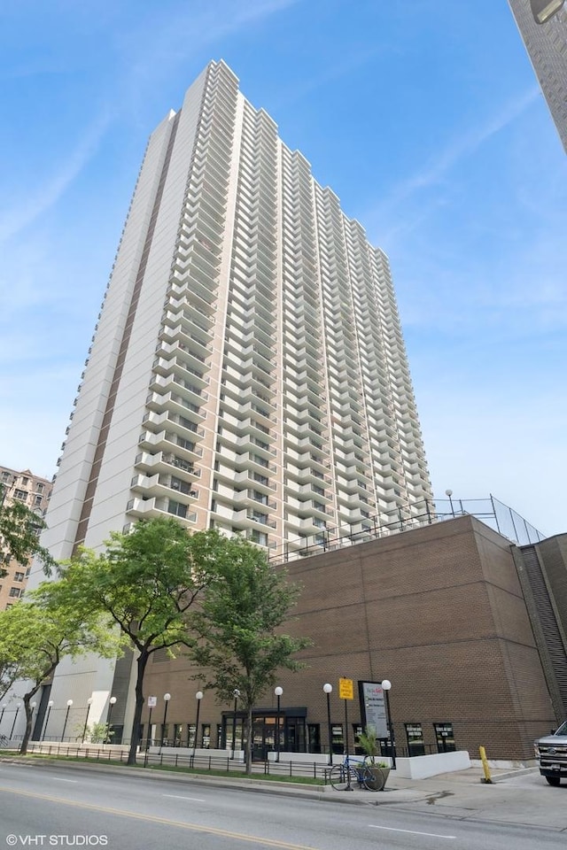 6033 N Sheridan Rd Unit 12B, Chicago, IL 60660 - photo 1