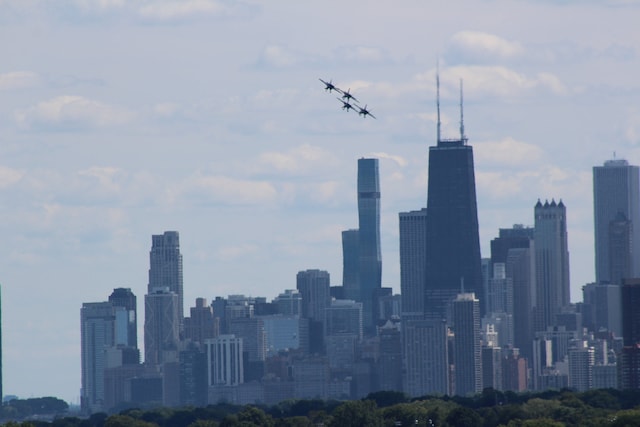 6033 N Sheridan Rd Unit 12B, Chicago, IL 60660 - view of city skyline