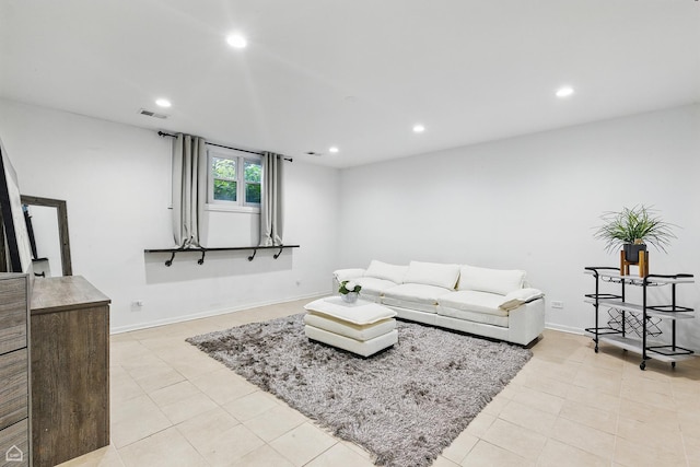 4843 N Harding Ave Unit 1N, Chicago, IL 60625 - living area featuring recessed lighting, light tile patterned flooring, and baseboards