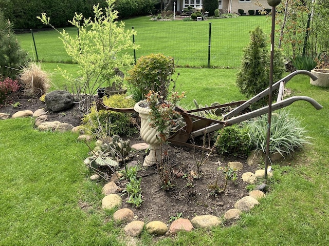 view of yard with fence