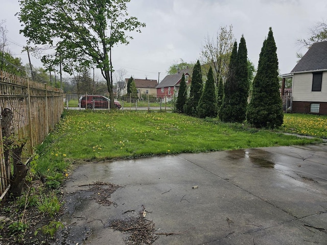 11920 S Calumet Ave, Chicago, IL 60628 - view of yard with fence