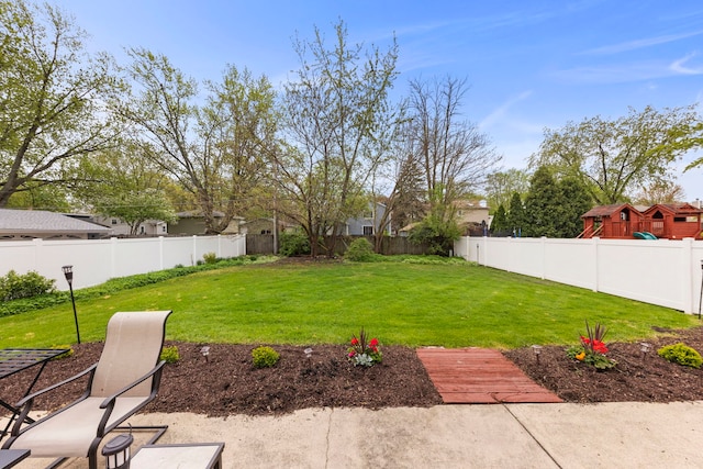 559 Coolidge Ave, Glen Ellyn, IL 60137 - view of yard