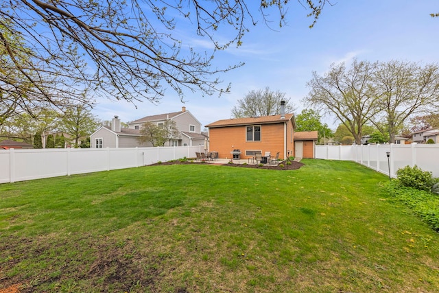 559 Coolidge Ave, Glen Ellyn, IL 60137 - view of yard featuring a patio
