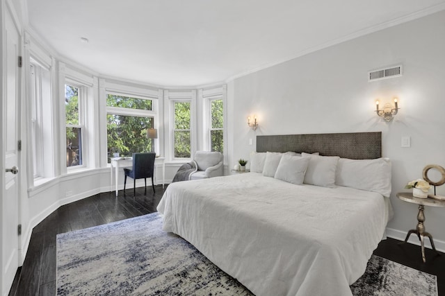 435 W Roslyn Pl Unit 2E, Chicago, IL 60614 - bedroom featuring ornamental molding and wood finished floors
