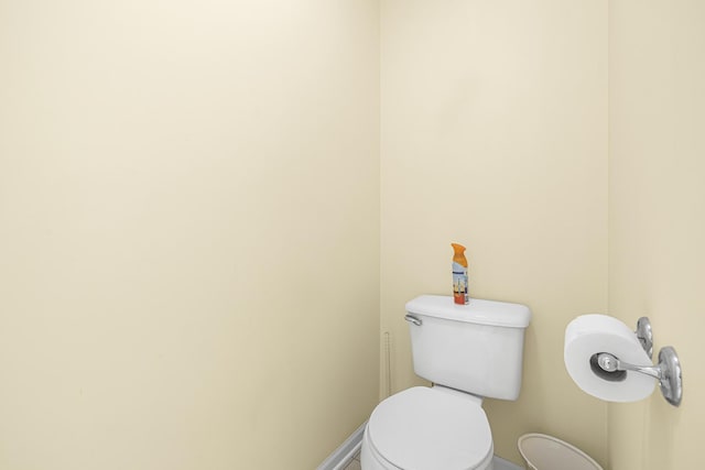 536 W Caldwell Dr, Round Lake, IL 60073 - bathroom featuring toilet and baseboards