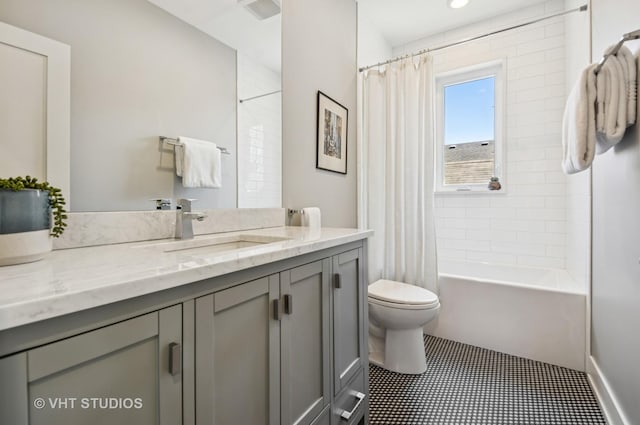 5263 N Laporte Ave, Chicago, IL 60630 - full bath featuring vanity, toilet, shower / bath combination with curtain, and tile patterned floors
