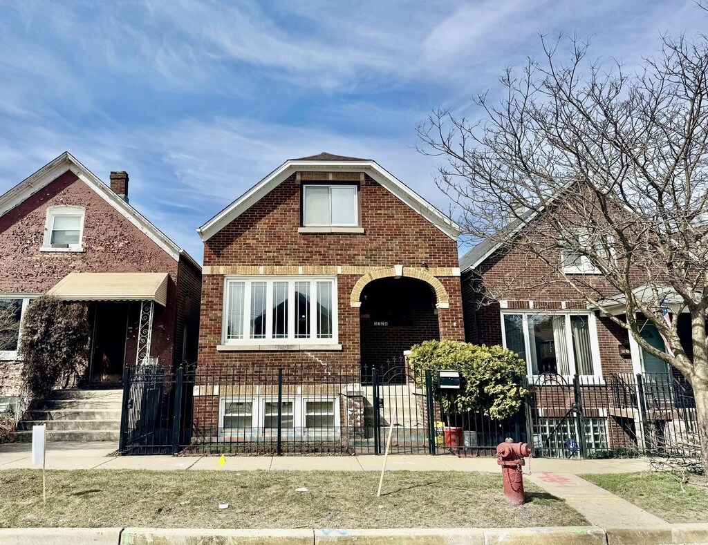 3328 S Oakley Ave, Chicago, IL 60608 - photo 1