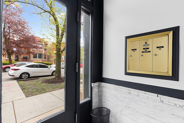6452 N Glenwood Ave Unit 3, Chicago, IL 60626 - view of entryway